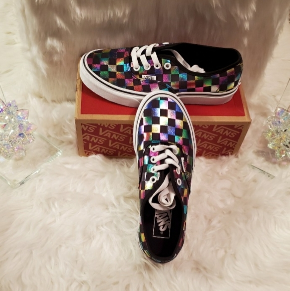 Vans - Picture 2 of 4